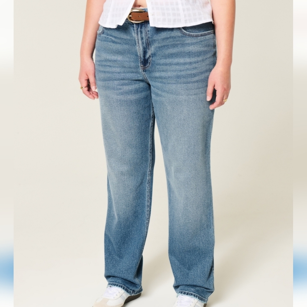 Hollister Women's Straight Leg Jeans - Light Blue - Picture 3 of 6